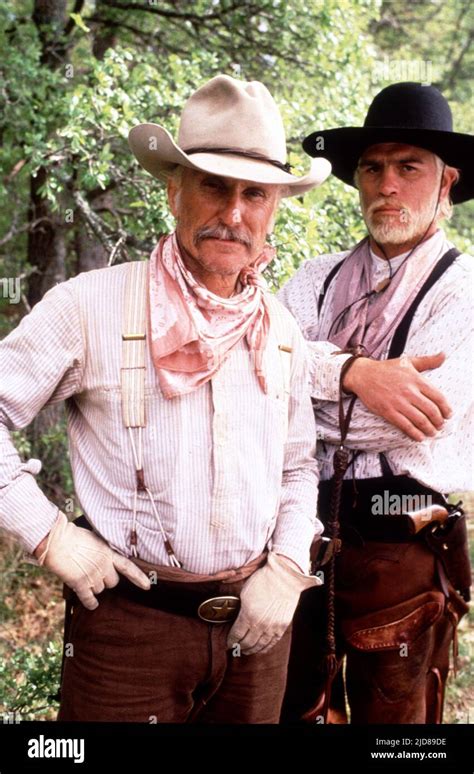 Tommy lee jones lonesome dove hi-res stock photography and images - Alamy