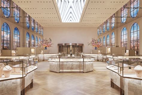 Look Inside the Dazzling New Art-Filled Tiffany & Co. Flagship on Fifth Avenue - Galerie