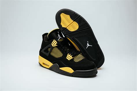 Air Jordan 4 Retro - Thunder | ALLSOLEDOUT