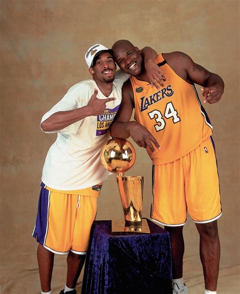 Image - Kobe-bryant-2000-nba-finals-championship-trophy-with-shaq.jpg ...