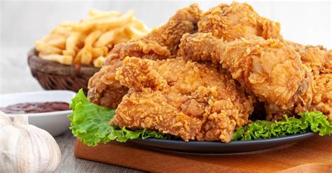 The Most Popular Fried Chicken in Every State (#34 Has 11 Sauces!) | FinanceBuzz