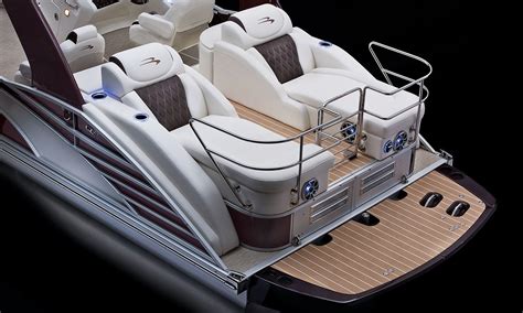 Pontoon boat seating layout