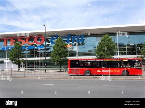 Tesco Extra supermarket, Wellington Street, Slough, Berkshire, England ...