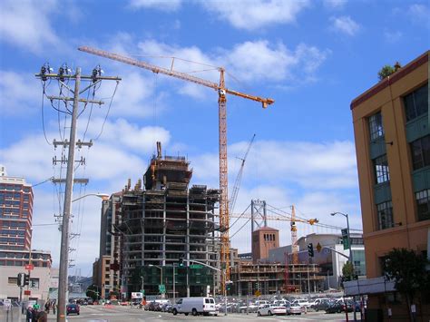 File:A closer view of the Infinity (300 Spear Street) construction site, showing the cranes ...