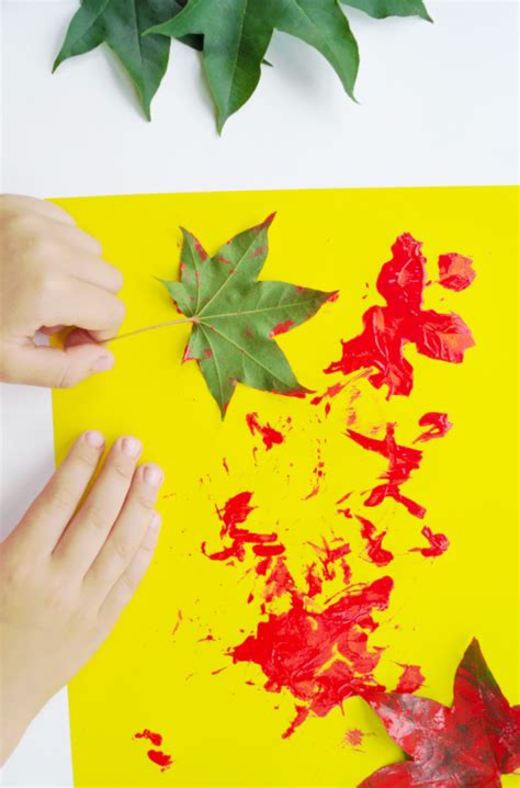 ali: [35+] Creative Leaf Painting Designs On Paper