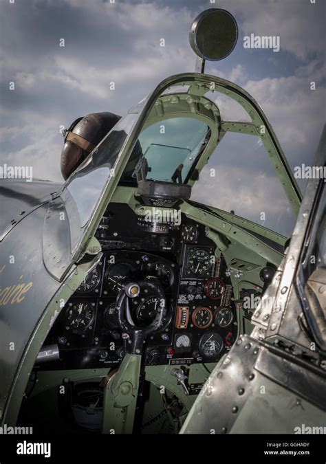 Supermarine Spitfire Mk IX Cockpit, Goodwood Revival 2014, Racing Sport ...