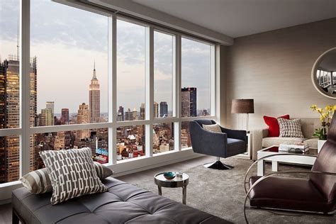 Eclectic Manhattan Apartment – Terrat Elms Interior Design I would kill for this view ...