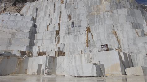 Ortensia Quarry, Carrara, Italy - Fox Marble