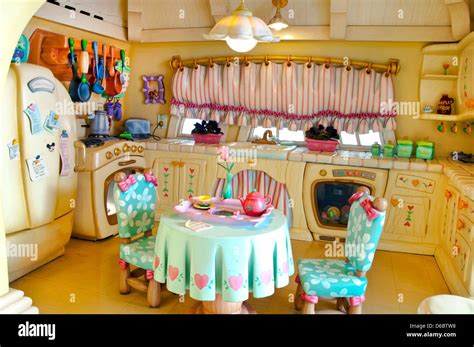 Minnie Mouse House at Disneyland Amusement Park, Anaheim, California USA Stock Photo - Alamy