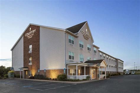 ELYRIA INN & SUITES $118 ($̶1̶3̶8̶) - Hotel Reviews - Ohio