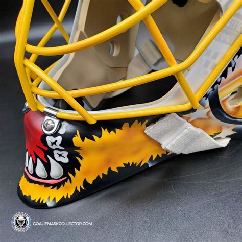 Linus Ullmark Goalie Mask Unsigned 2022-2023 Boston Winter Classic ...