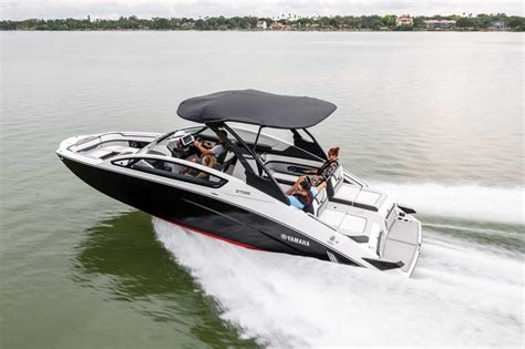 Boat Review: Yamaha 275E, Going Propless | PropTalk