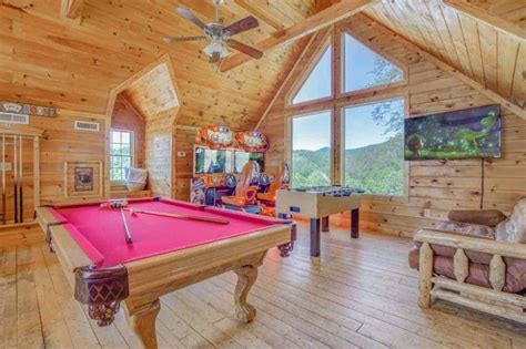 6 Benefits of Staying in Gatlinburg Cabins with a Mountain View