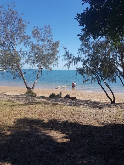 Raby Bay Foreshore Park Beach - 90-110 Sentinel Ct, Cleveland QLD 4163, Australia