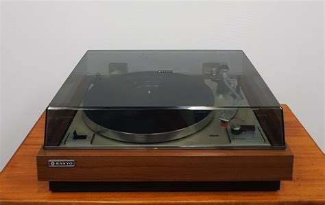 Turntable Sanyo TP 625 - vintage - semi-automatic - wooden - Catawiki