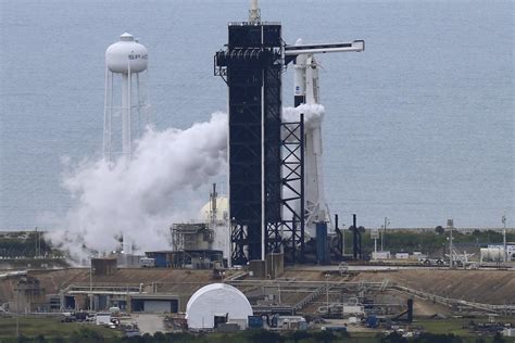 Weather delays SpaceX's first astronaut launch from Florida | GMA News ...