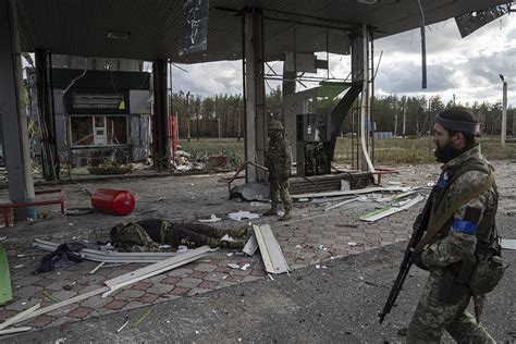 Bodies of Russian soldiers remain on streets after defeat in Lyman | Morning Star