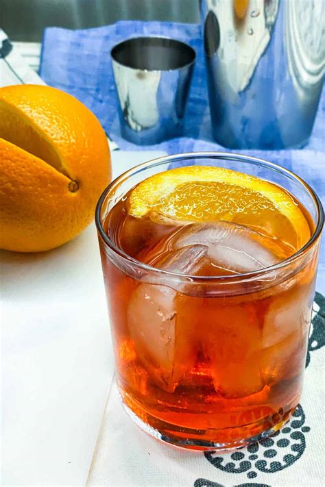 How to Make A Negroni Cocktail l Panning The Globe