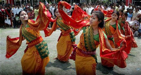 Assam wallpapers | Bagurumba - Festivals Of Boros | Traditional Bodo Dance Bagurumba.