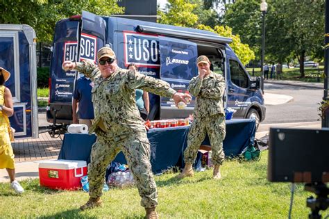 DVIDS - Images - USO Day at the Ballpark [Image 9 of 10]