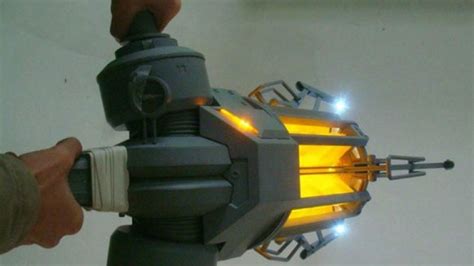 Half-Life 2 Gravity Gun Replica On The Way - Game Informer