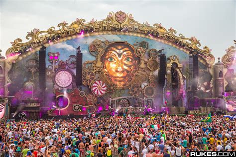 Tomorrowland Announces Dirtybird, ASOT and More 2019 Stage Hosts