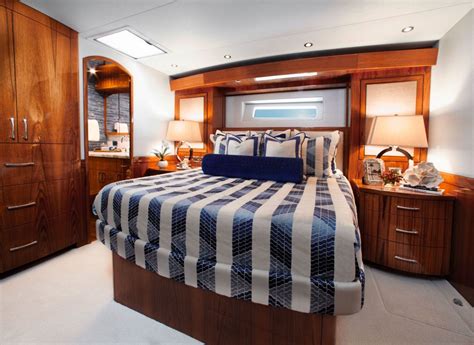 Hatteras GT 70: The master stateroom features a king-sized berth. To ...