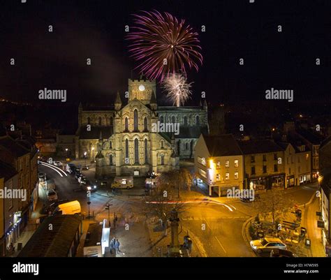 Fireworks above Hexham Abbey in Hexham, Northumberland on Bonfire night Stock Photo - Alamy