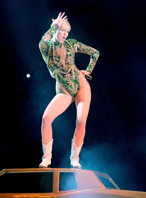 Miley Cyrus Performs at Bangerz Tour - Barclays Center in Brooklyn, NY ...