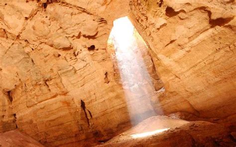 Majlis Al Jinn Cave - OMRAN GROUP