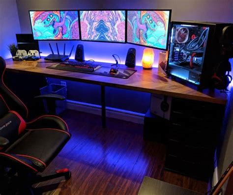 Triple Monitor Gaming Desk: Purchasing Guide for Buyers