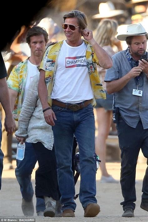 Total 79+ imagen brad pitt cliff booth shoes - Abzlocal.mx