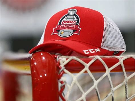 Two Strathroy Minor Hockey Teams Get Red Hat Honours from OMHA | 105.7 ...