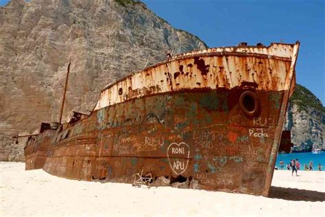 Zakynthos Shipwreck: 5-hour Private Shipwreck Beach and Blue Caves Tour