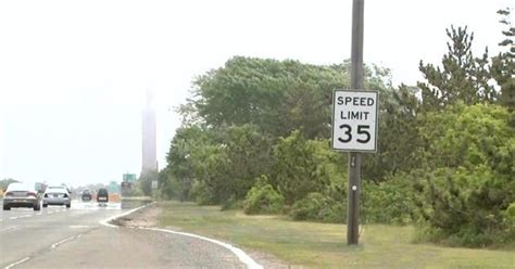 Residents Question Changing Speed Limit On Ocean Parkway - CBS New York