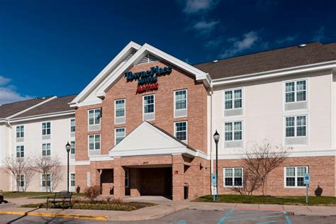 Pet-Friendly Hotels in Suffolk, VA | TownePlace Suites