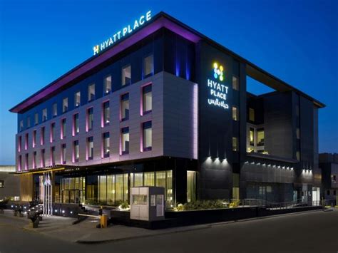 Modern Hotels With Free Wifi and 24/7 Gallery Market | Hyatt Place