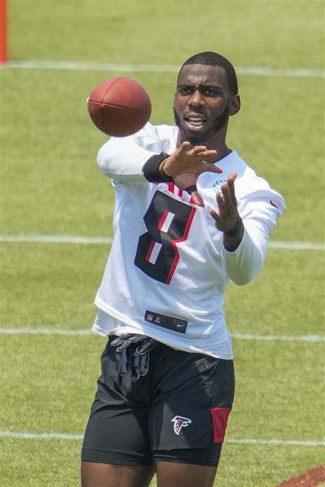 Photo Gallery: TE Kyle Pitts at Atlanta Falcons’ opening workout