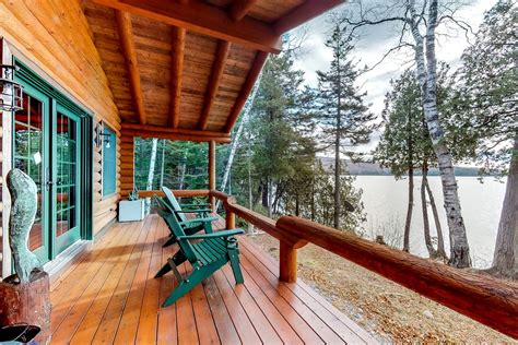 Cabins in Maine: Lakefront Cabin on Moosehead Lake in Greenville, ME