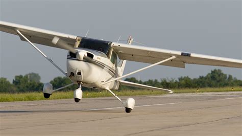 Training and Safety Tip: Crosswind landings - AOPA