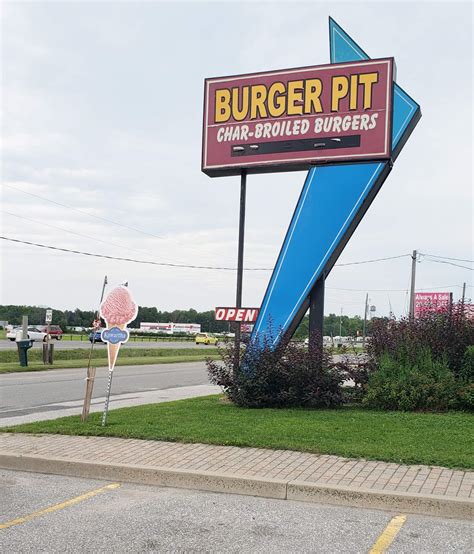 Orillia Travel: The Burger Pit is Back!