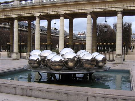 Paris Palais Royal Fountain | Steel Balls of the fountain of… | Flickr