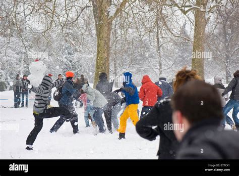 Snowball Fight Children High Resolution Stock Photography and Images - Alamy