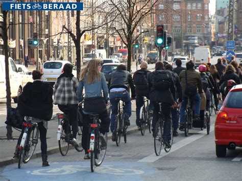 An Enviable Problem: Dutch Bike Lanes Are Overcrowded | Momentum Mag