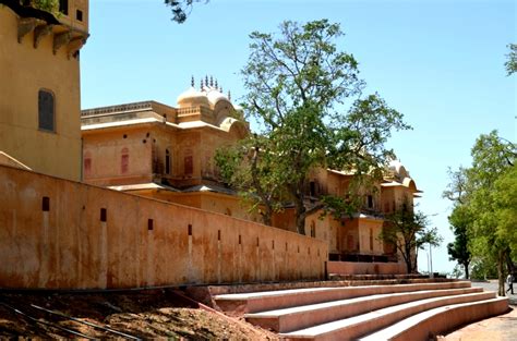 History unfolds at every stop.... Nahargarh fort - My Greedy BackPack