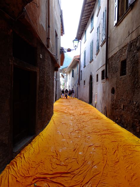 Gallery of The Floating Piers Opens on Lake Iseo Allowing Visitors to "Walk on Water" - 4