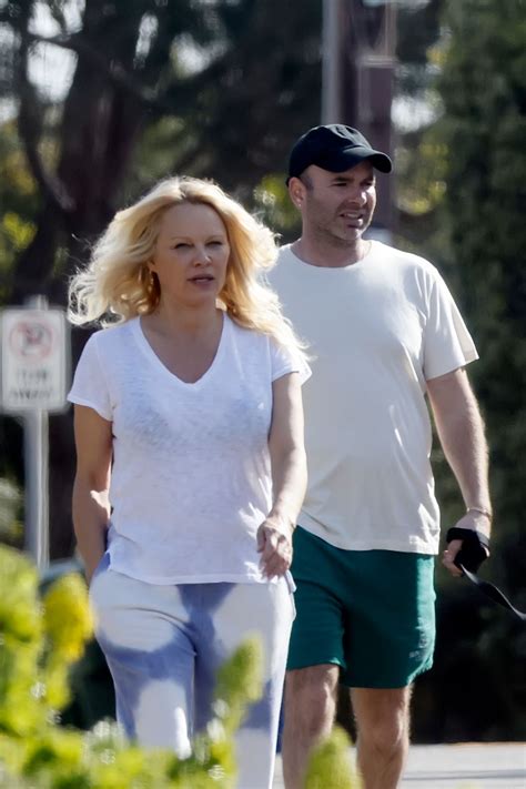 PAMELA ANDERSON and Dan Hayhurst Out in Malibu 01/14/2022 – HawtCelebs