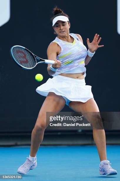 1,876 Caroline Dolehide Photos & High Res Pictures - Getty Images