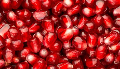 Pomegranate Seed Oil Advantages for Pores and skin & Face - Life Peep