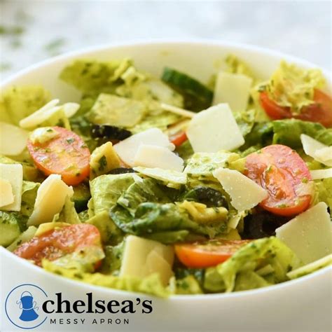 Italian Salad [Video] | Italian salad, Healthy italian, Dinner salads